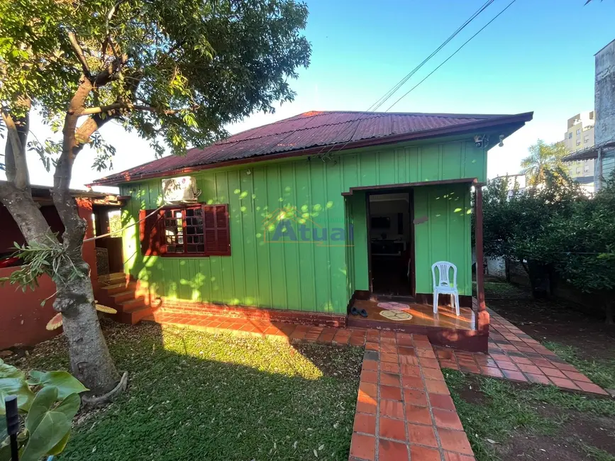 Foto 1 de Casa com 3 quartos à venda, 150m2 em Centro, Santo Angelo - RS
