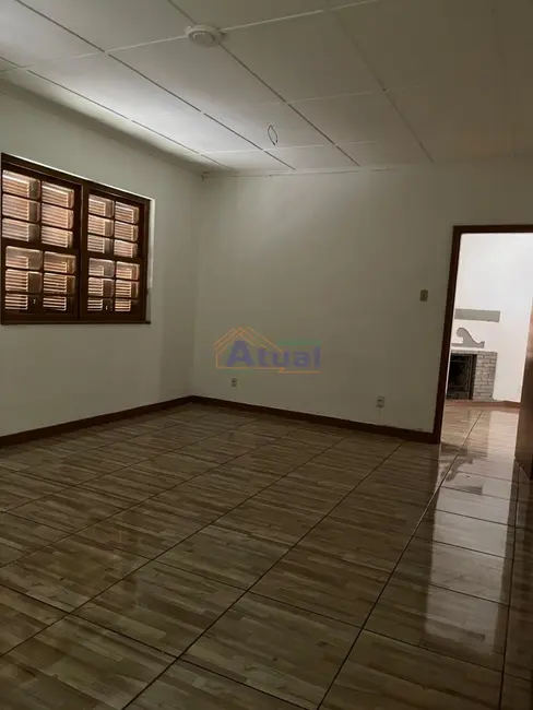 Foto 1 de Casa com 3 quartos para alugar em Centro, Santo Angelo - RS
