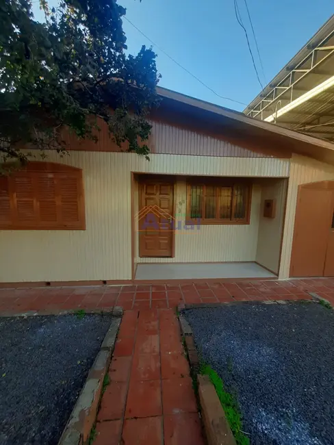 Foto 1 de Casa com 3 quartos para alugar em Centro, Santo Angelo - RS