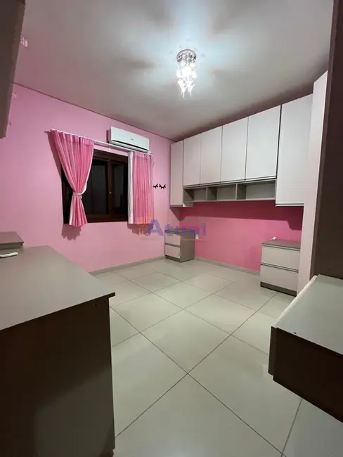 Foto 5 de Casa com 4 quartos à venda, 238m2 em Santo Angelo - RS