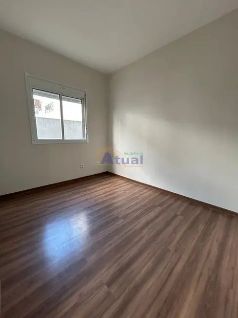 Foto 2 de Apartamento com 2 quartos para alugar, 45m2 em Castelarim, Santo Angelo - RS