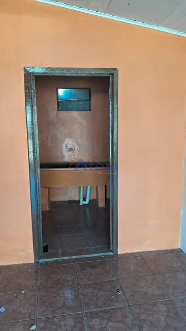 Casa com 2 quartos à venda e para alugar, 79m2 em Dytz, Santo Angelo - RS - imagem 4 Foto 4 de Casa com 2 quartos à venda e para alugar, 79m2 em Dytz, Santo Angelo - RS