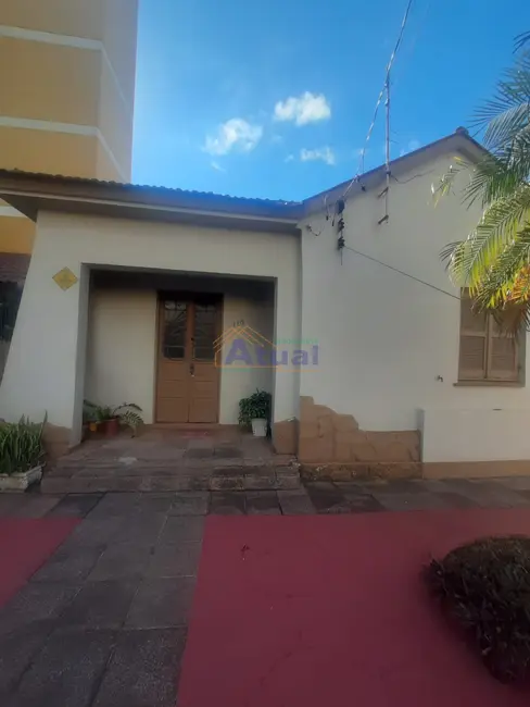 Foto 2 de Casa com 4 quartos à venda, 189m2 em Centro, Santo Angelo - RS
