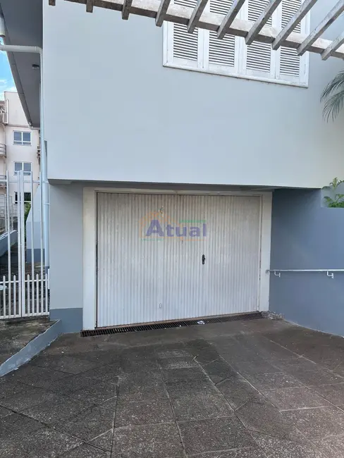 Casa com 3 quartos à venda, 161m2 em Centro, Santo Angelo - RS - imagem 3 Foto 3 de Casa com 3 quartos à venda, 161m2 em Centro, Santo Angelo - RS