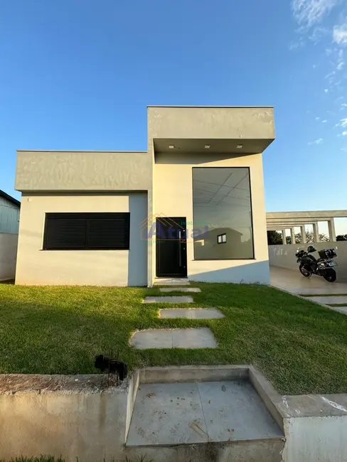 Casa com 2 quartos à venda e para alugar, 76m2 em Haller, Santo Angelo - RS - imagem 2 Foto 2 de Casa com 2 quartos à venda e para alugar, 76m2 em Haller, Santo Angelo - RS