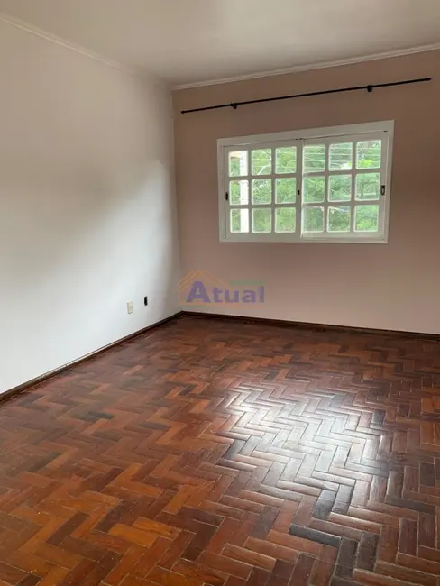 Foto 2 de Casa com 4 quartos para alugar em Menges, Santo Angelo - RS