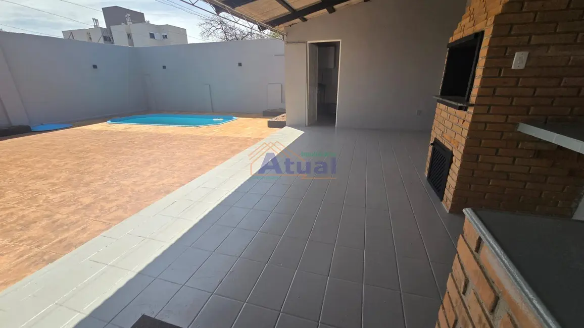 Casa com 3 quartos para alugar em Centro, Santo Angelo - RS - imagem 9 Foto 9 de Casa com 3 quartos para alugar em Centro, Santo Angelo - RS