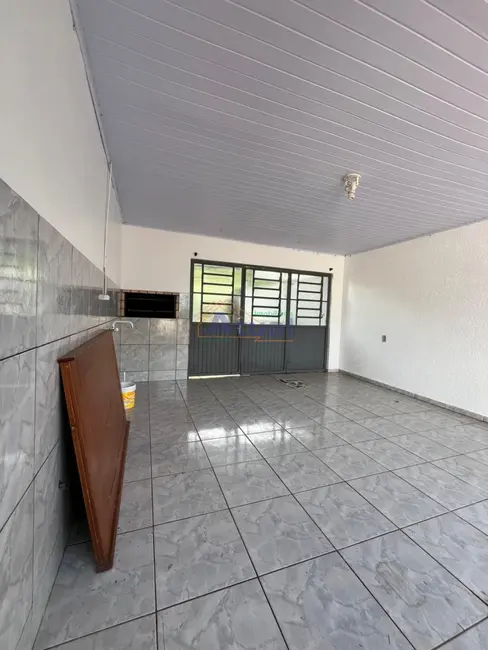 Casa com 4 quartos à venda e para alugar, 220m2 em Aliança, Santo Angelo - RS - imagem 3 Foto 3 de Casa com 4 quartos à venda e para alugar, 220m2 em Aliança, Santo Angelo - RS