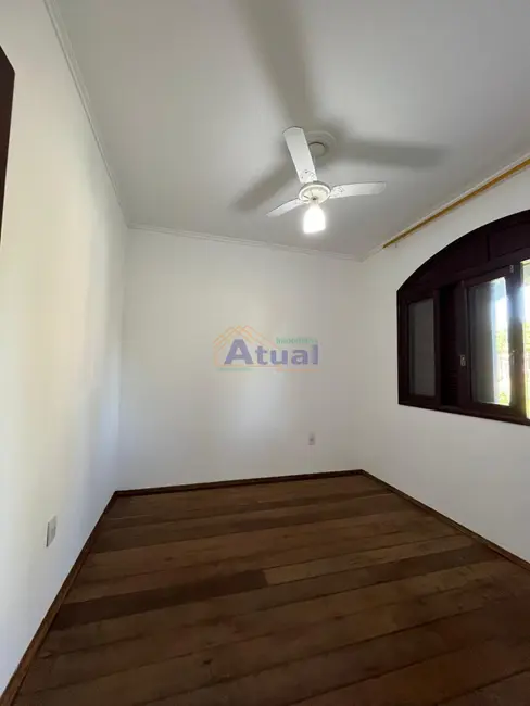 Casa com 5 quartos à venda e para alugar em Centro, Santo Angelo - RS - imagem 9 Foto 9 de Casa com 5 quartos à venda e para alugar em Centro, Santo Angelo - RS