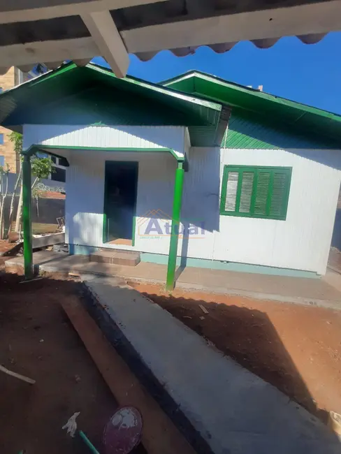 Foto 1 de Casa com 2 quartos para alugar em Centro, Santo Angelo - RS