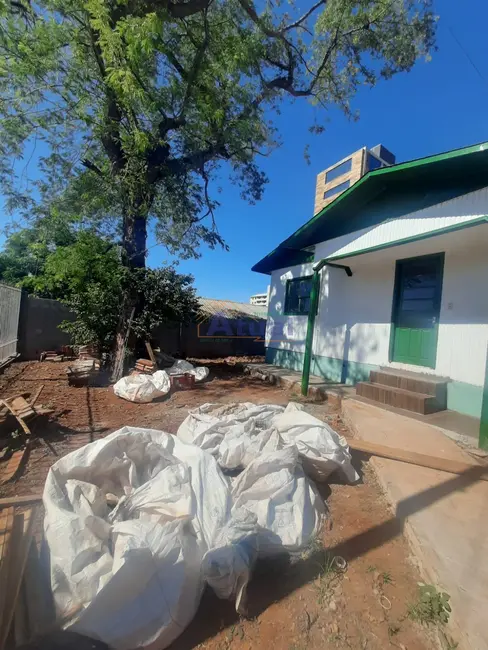 Foto 2 de Casa com 2 quartos para alugar em Centro, Santo Angelo - RS