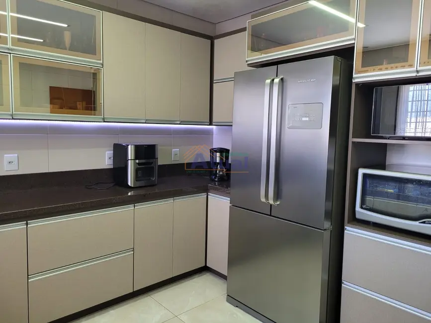 Foto 6 de Casa com 4 quartos à venda e para alugar, 325m2 em Menezes, Santo Angelo - RS