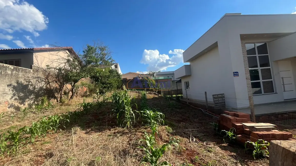 Foto 1 de Terreno / Lote à venda, 348m2 em Centro, Santo Angelo - RS