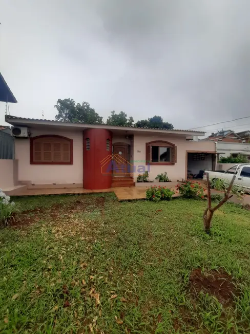 Foto 1 de Casa com 3 quartos para alugar em Centro, Santo Angelo - RS