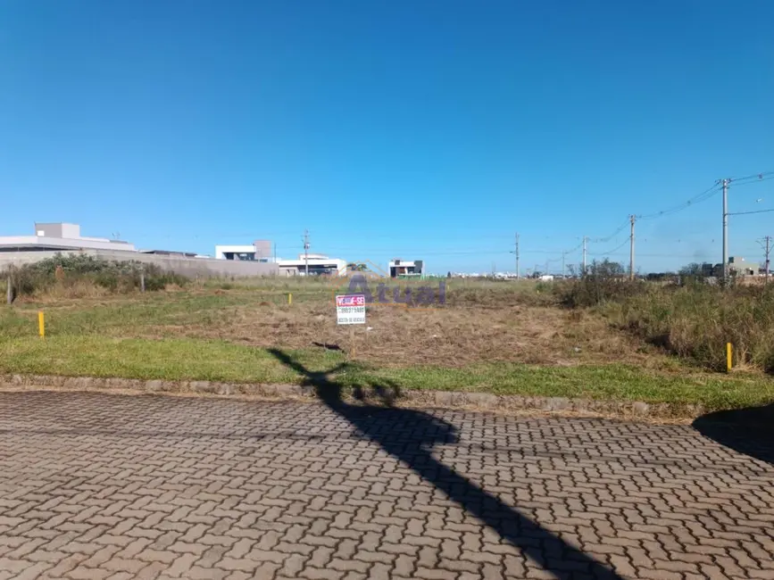 Foto 1 de Terreno / Lote à venda, 375m2 em Santo Angelo - RS