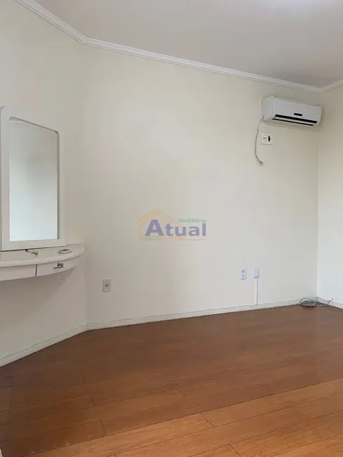 Foto 8 de Apartamento com 3 quartos para alugar em Centro, Santo Angelo - RS