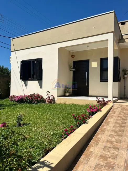 Foto 2 de Casa com 2 quartos à venda, 69m2 em Aguiar, Santo Angelo - RS