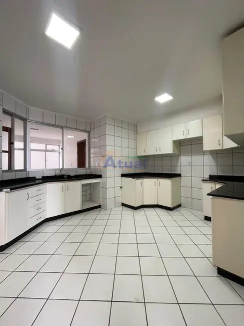 Foto 4 de Apartamento com 3 quartos para alugar em Centro, Santo Angelo - RS