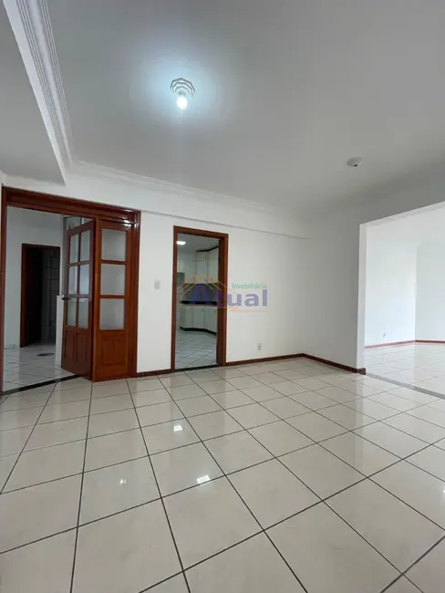 Foto 8 de Apartamento com 3 quartos para alugar em Centro, Santo Angelo - RS