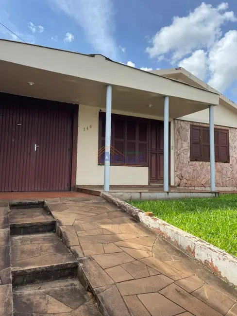 Foto 2 de Casa com 4 quartos para alugar em Centro, Santo Angelo - RS