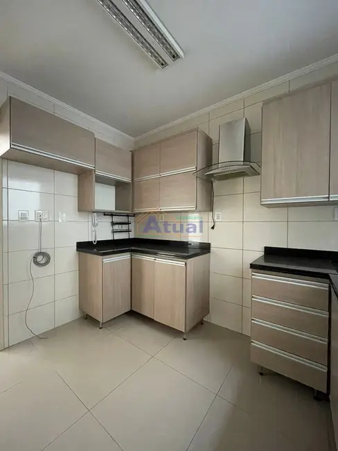 Foto 7 de Apartamento com 3 quartos para alugar em Centro, Santo Angelo - RS