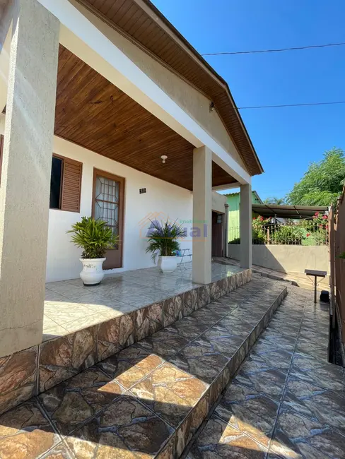 Foto 1 de Casa com 3 quartos à venda, 132m2 em COHAB, Santo Angelo - RS