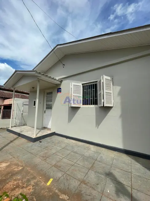 Foto 1 de Casa com 3 quartos para alugar em Centro, Santo Angelo - RS