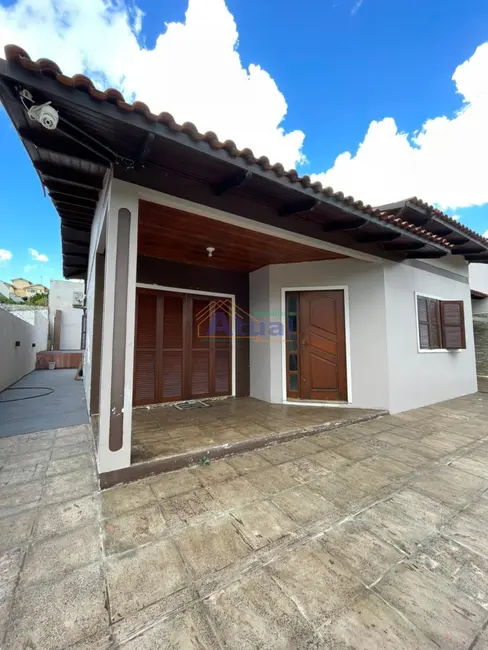 Foto 1 de Casa com 2 quartos para alugar em Centro, Santo Angelo - RS