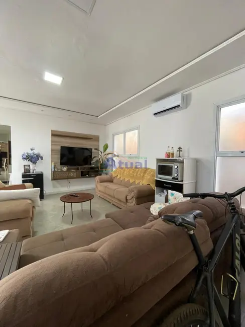 Foto 8 de Casa com 3 quartos à venda e para alugar, 159m2 em Santo Angelo - RS