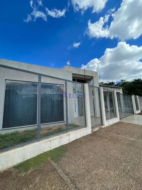 Foto 1 de Casa com 3 quartos à venda e para alugar, 159m2 em Santo Angelo - RS