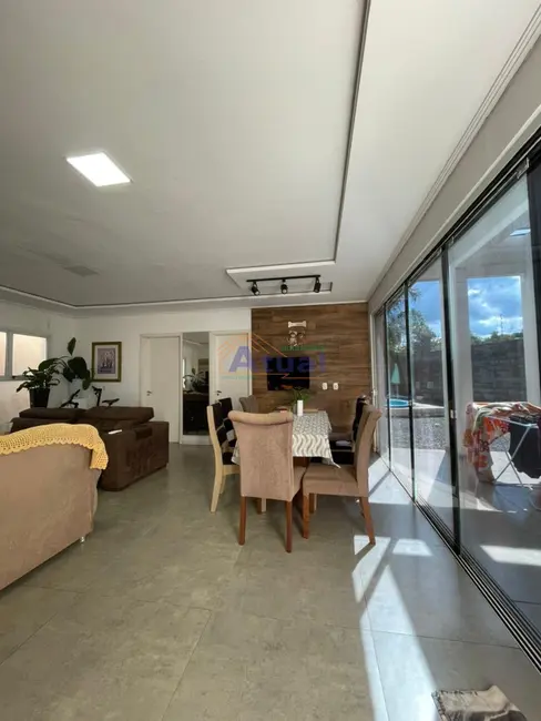 Foto 6 de Casa com 3 quartos à venda e para alugar, 159m2 em Santo Angelo - RS
