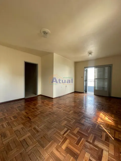 Foto 2 de Apartamento com 3 quartos para alugar em Centro, Santo Angelo - RS