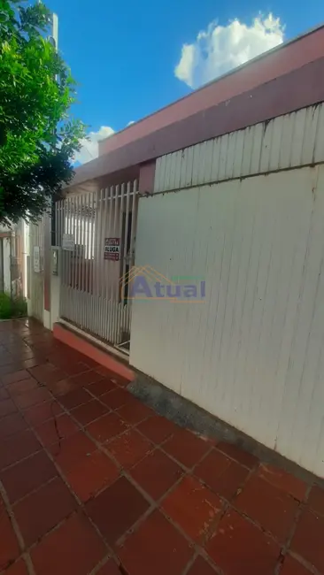 Foto 1 de Casa com 2 quartos para alugar em Centro, Santo Angelo - RS