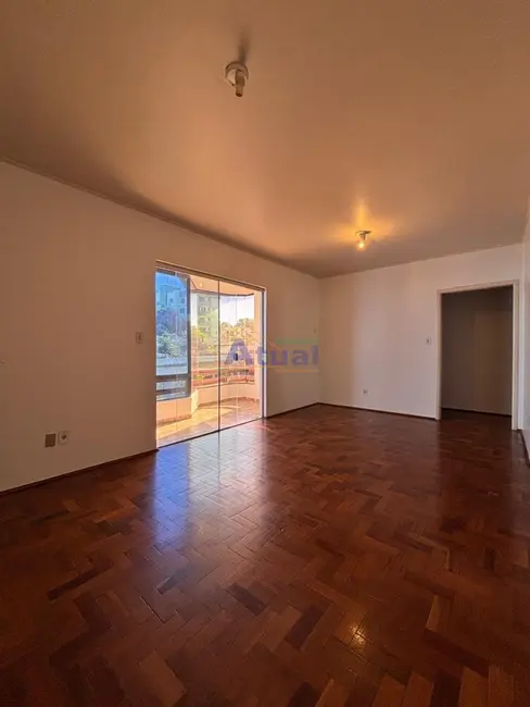 Foto 4 de Apartamento com 3 quartos para alugar em Centro, Santo Angelo - RS