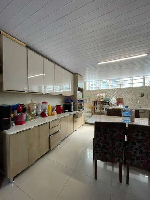 Foto 2 de Casa com 4 quartos para alugar em Centro, Santo Angelo - RS