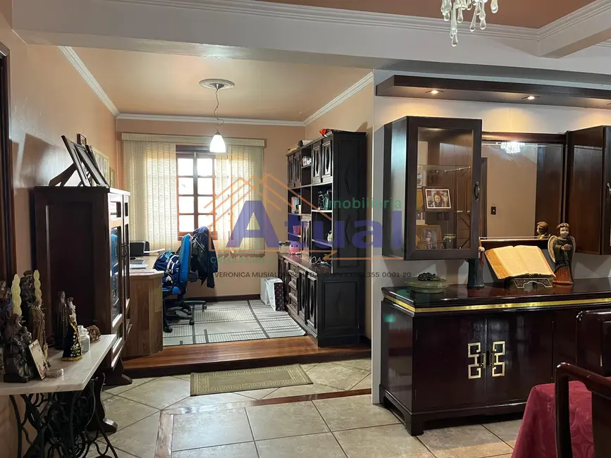 Foto 9 de Casa com 4 quartos à venda, 363m2 em Santo Angelo - RS