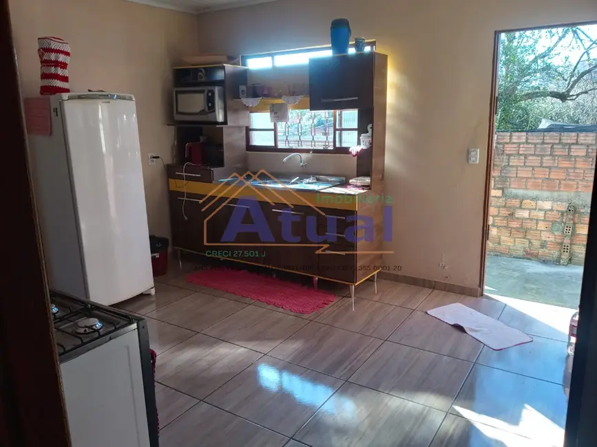Foto 2 de Casa com 2 quartos à venda, 94m2 em Santo Angelo - RS