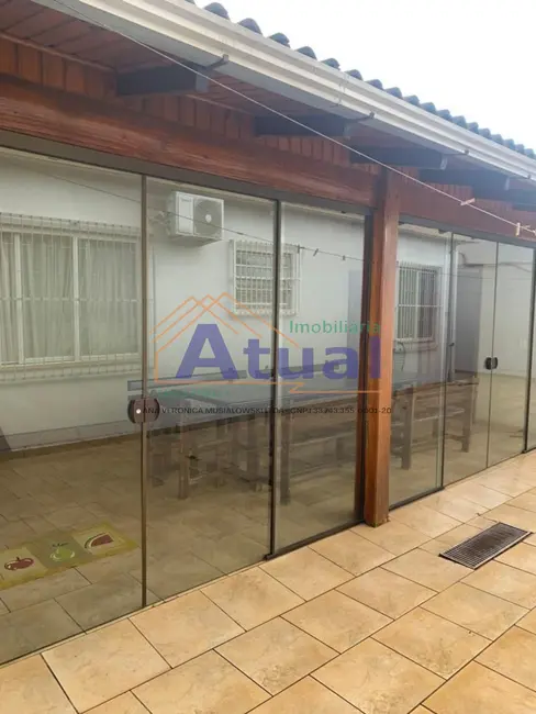 Casa com 3 quartos para alugar em Centro, Santo Angelo - RS - imagem 9 Foto 9 de Casa com 3 quartos para alugar em Centro, Santo Angelo - RS