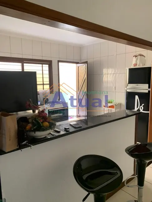Casa com 3 quartos para alugar em Centro, Santo Angelo - RS - imagem 3 Foto 3 de Casa com 3 quartos para alugar em Centro, Santo Angelo - RS