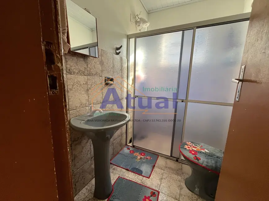 Casa com 3 quartos à venda, 154m2 em Sobuski, Santo Angelo - RS - imagem 5 Foto 5 de Casa com 3 quartos à venda, 154m2 em Sobuski, Santo Angelo - RS