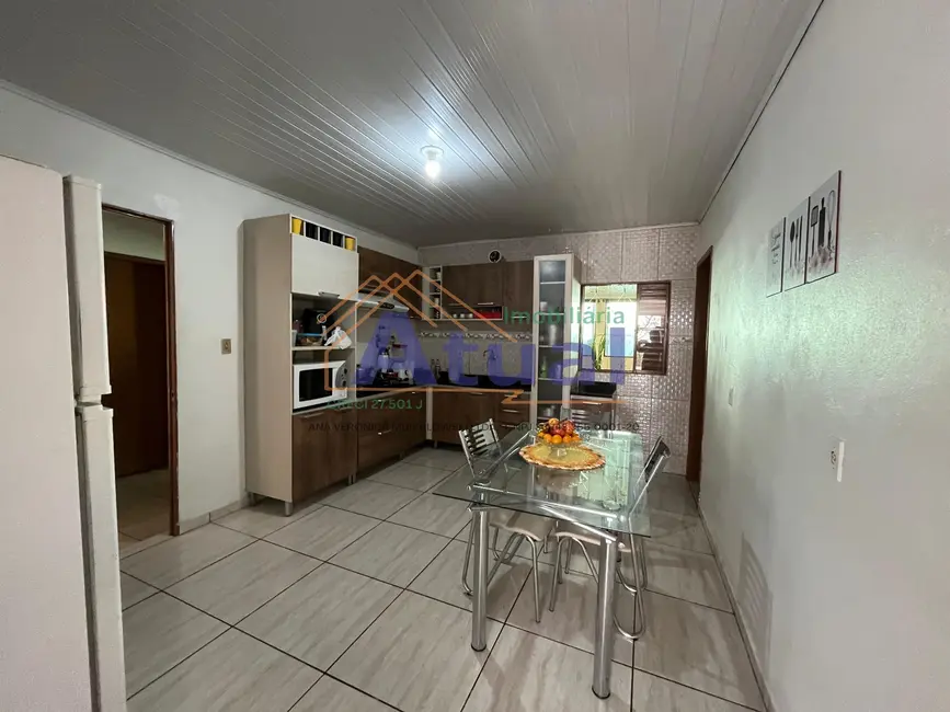 Casa com 3 quartos à venda, 154m2 em Sobuski, Santo Angelo - RS - imagem 4 Foto 4 de Casa com 3 quartos à venda, 154m2 em Sobuski, Santo Angelo - RS
