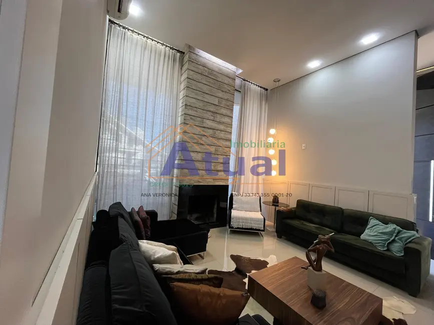 Foto 2 de Casa com 3 quartos à venda, 319m2 em Centro, Santo Angelo - RS