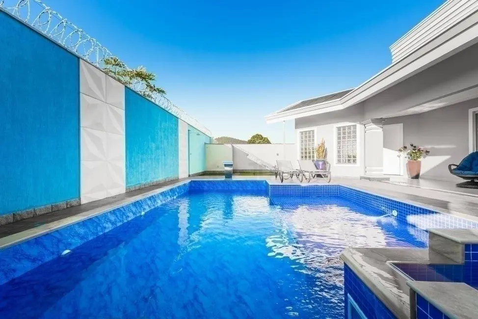Casa de Condomínio com 5 quartos à venda, 880m2 em Itoupava Central, Blumenau - SC - imagem 3 Foto 3 de Casa de Condomínio com 5 quartos à venda, 880m2 em Itoupava Central, Blumenau - SC