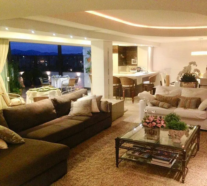 Cobertura com 4 quartos à venda, 630m2 em Ponta Aguda, Blumenau - SC - imagem 6 Foto 6 de Cobertura com 4 quartos à venda, 630m2 em Ponta Aguda, Blumenau - SC