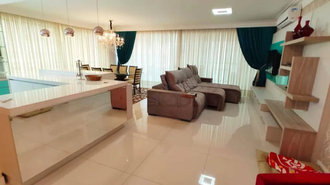 Foto 5 de Apartamento com 4 quartos à venda, 202m2 em Centro, Itapema - SC