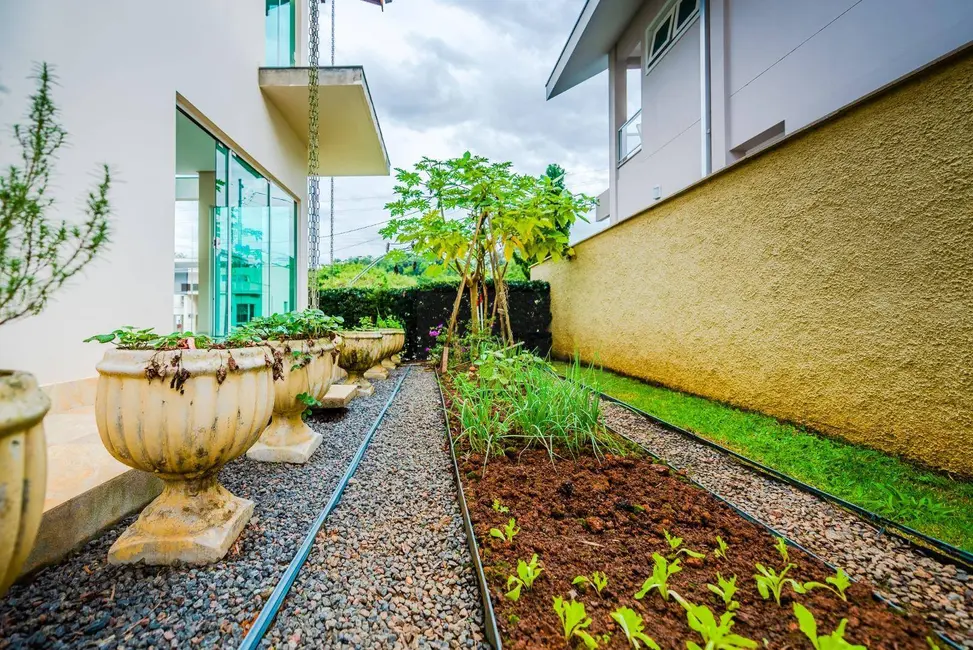 Casa de Condomínio com 4 quartos à venda, 700m2 em Itoupava Central, Blumenau - SC - imagem 5 Foto 5 de Casa de Condomínio com 4 quartos à venda, 700m2 em Itoupava Central, Blumenau - SC