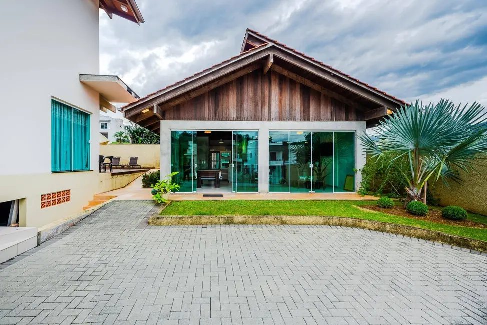 Casa de Condomínio com 4 quartos à venda, 700m2 em Itoupava Central, Blumenau - SC - imagem 9 Foto 9 de Casa de Condomínio com 4 quartos à venda, 700m2 em Itoupava Central, Blumenau - SC