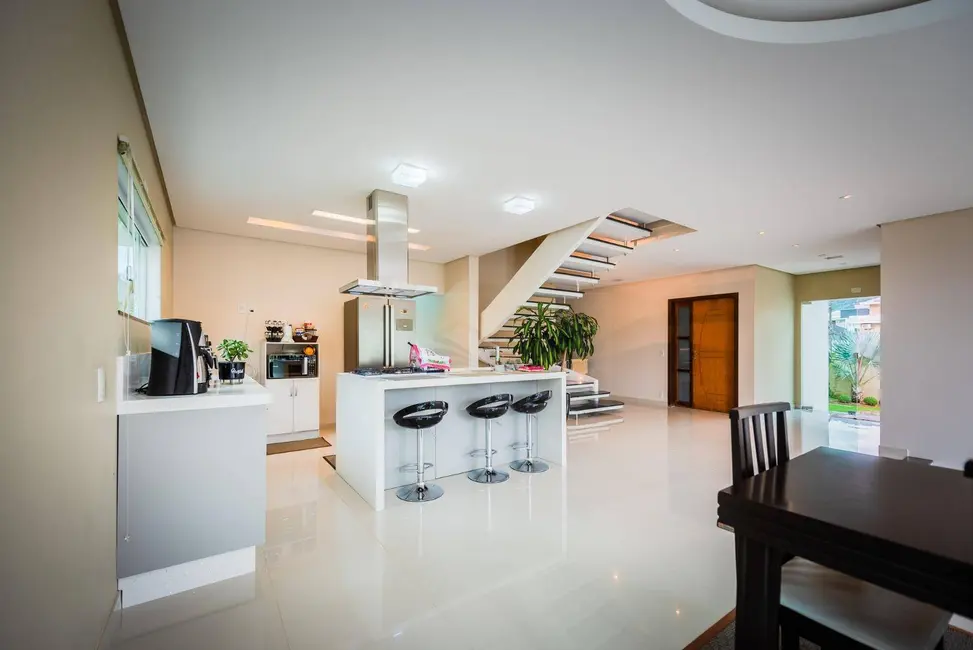 Casa de Condomínio com 4 quartos à venda, 700m2 em Itoupava Central, Blumenau - SC - imagem 4 Foto 4 de Casa de Condomínio com 4 quartos à venda, 700m2 em Itoupava Central, Blumenau - SC
