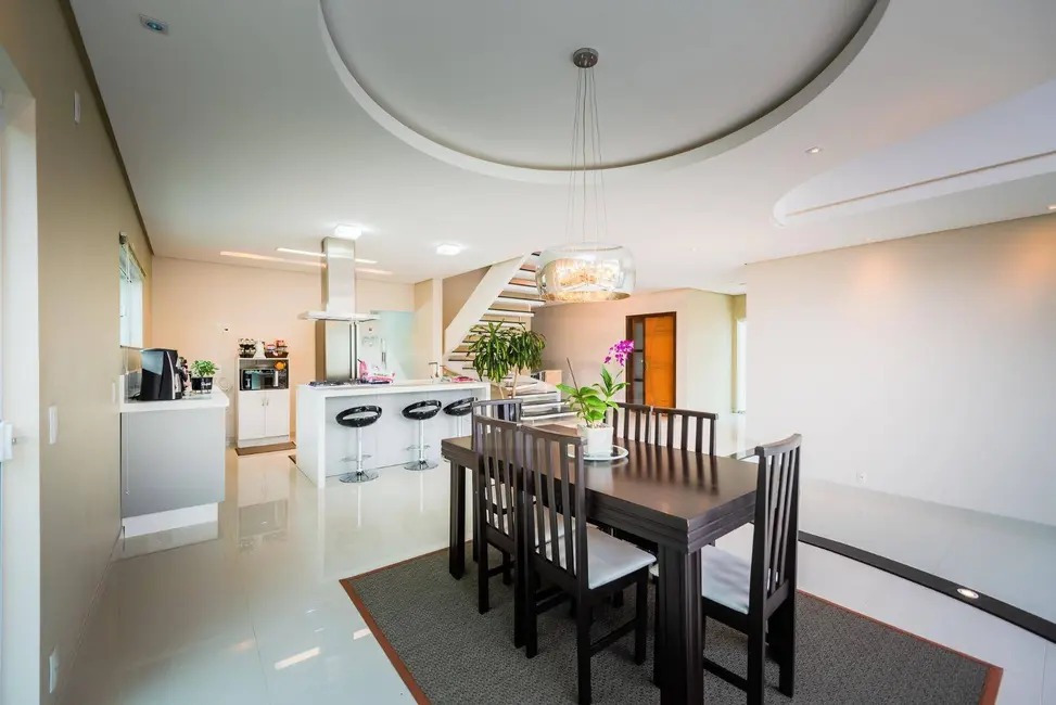 Casa de Condomínio com 4 quartos à venda, 700m2 em Itoupava Central, Blumenau - SC - imagem 3 Foto 3 de Casa de Condomínio com 4 quartos à venda, 700m2 em Itoupava Central, Blumenau - SC