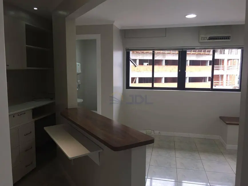 Sala Comercial à venda e para alugar, 98m2 em Garcia, Blumenau - SC - imagem 2 Foto 2 de Sala Comercial à venda e para alugar, 98m2 em Garcia, Blumenau - SC